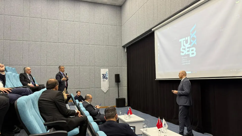 19 Şubat 2026 tarihinde Türkiye Sağlık Enstitüleri Başkanlığı (TÜSEB) heyeti, Endonezya Cumhuriyeti’nin Ankara Büyükelçisi Achmad Rizal Purnama’yı makamında ziyaret etti.